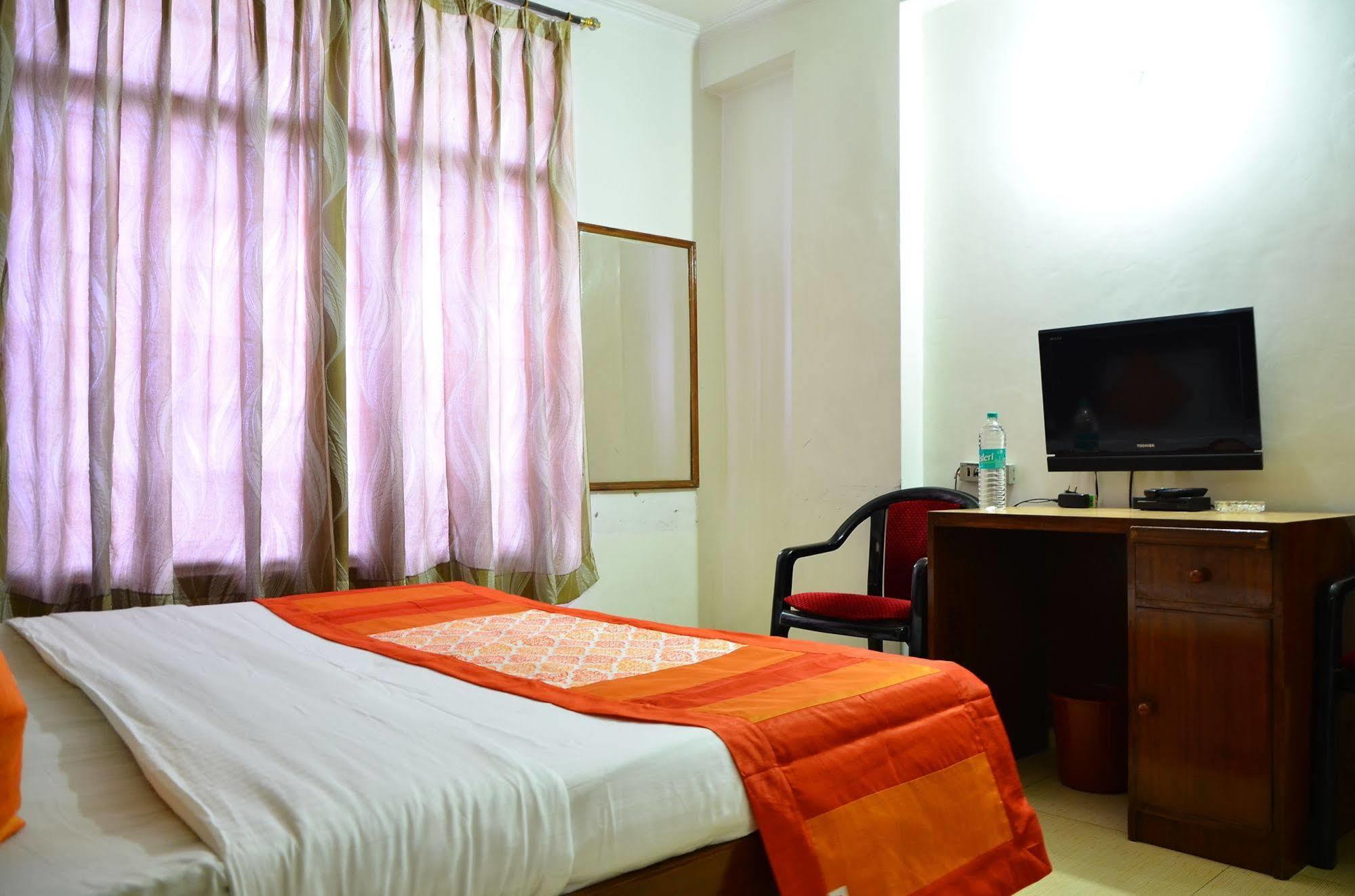Airport Hotel Paradise International Νέο Δελχί Εξωτερικό φωτογραφία